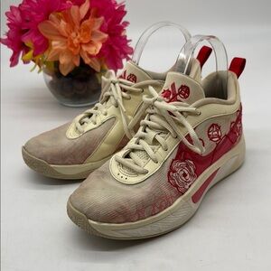 Nike Giannis Freak 5YGS HM4216-100Nike Women's Sneakers with Red Floral Accents